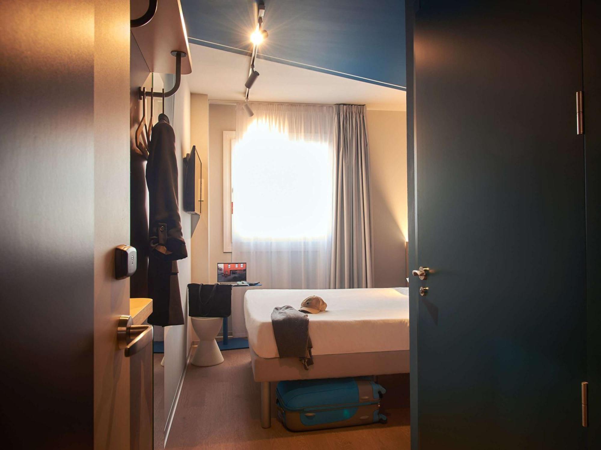 Ibis Budget Vitoria Gasteiz Bagian luar foto