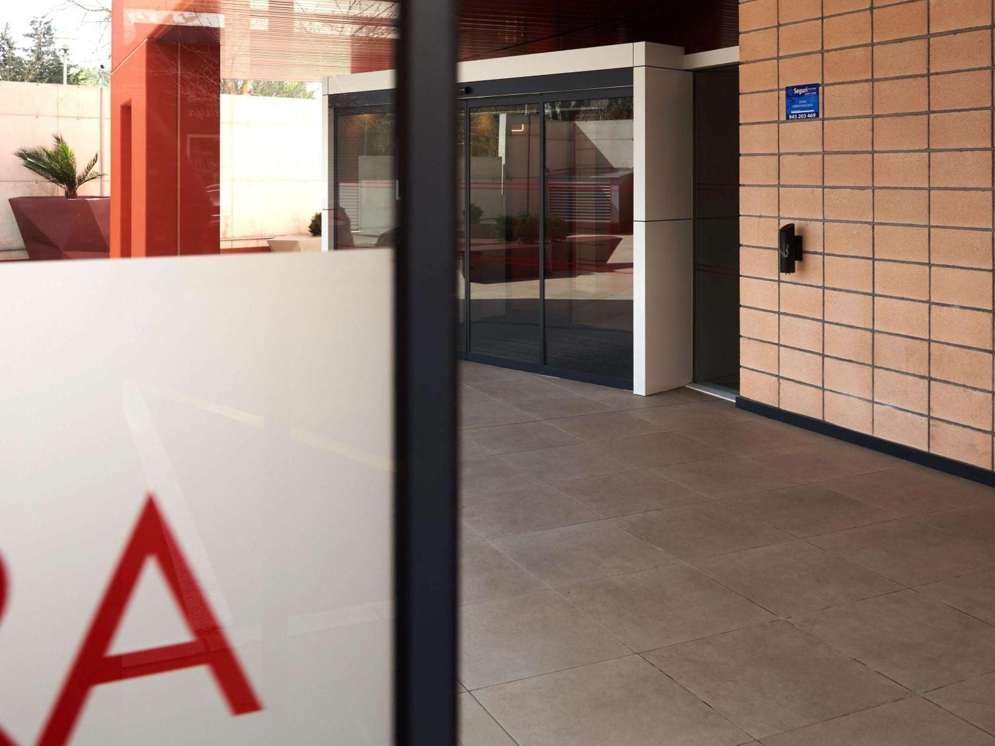Ibis Budget Vitoria Gasteiz Bagian luar foto