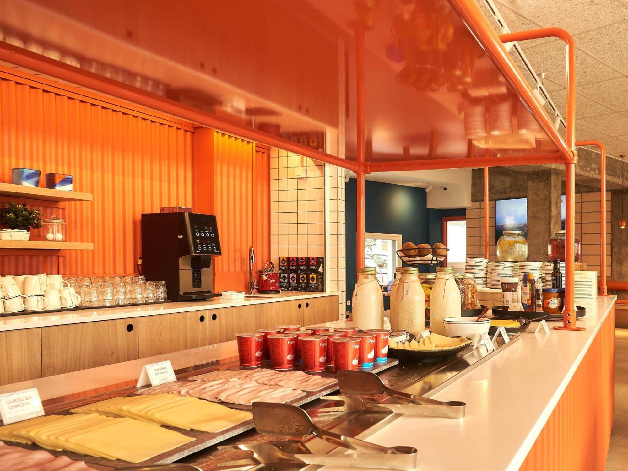 Ibis Budget Vitoria Gasteiz Bagian luar foto